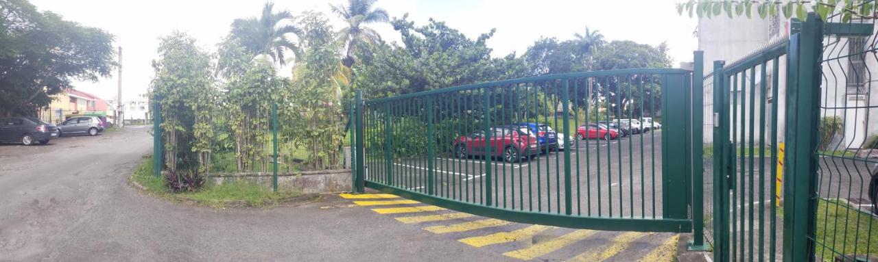 Appartement Centre Guadeloupe, Accessible Et Proche Лес Абимес Екстериор снимка